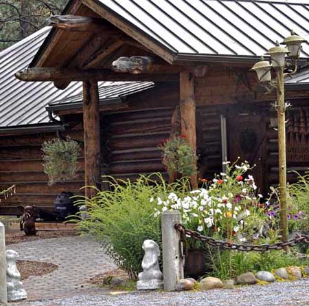 Lazy Daze Retreat main cabin entry on the Upper Columbia River