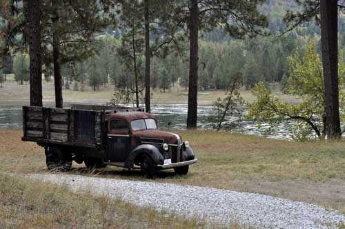 Lazy Daze Retreat vintage truck on the Upper Columbia River